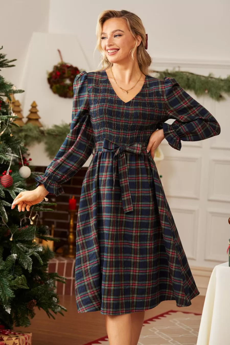 Cupshe Robe Courte*Robe à Col En V Avec épaules Bouffantes En Carreaux Bleue Bleu marine