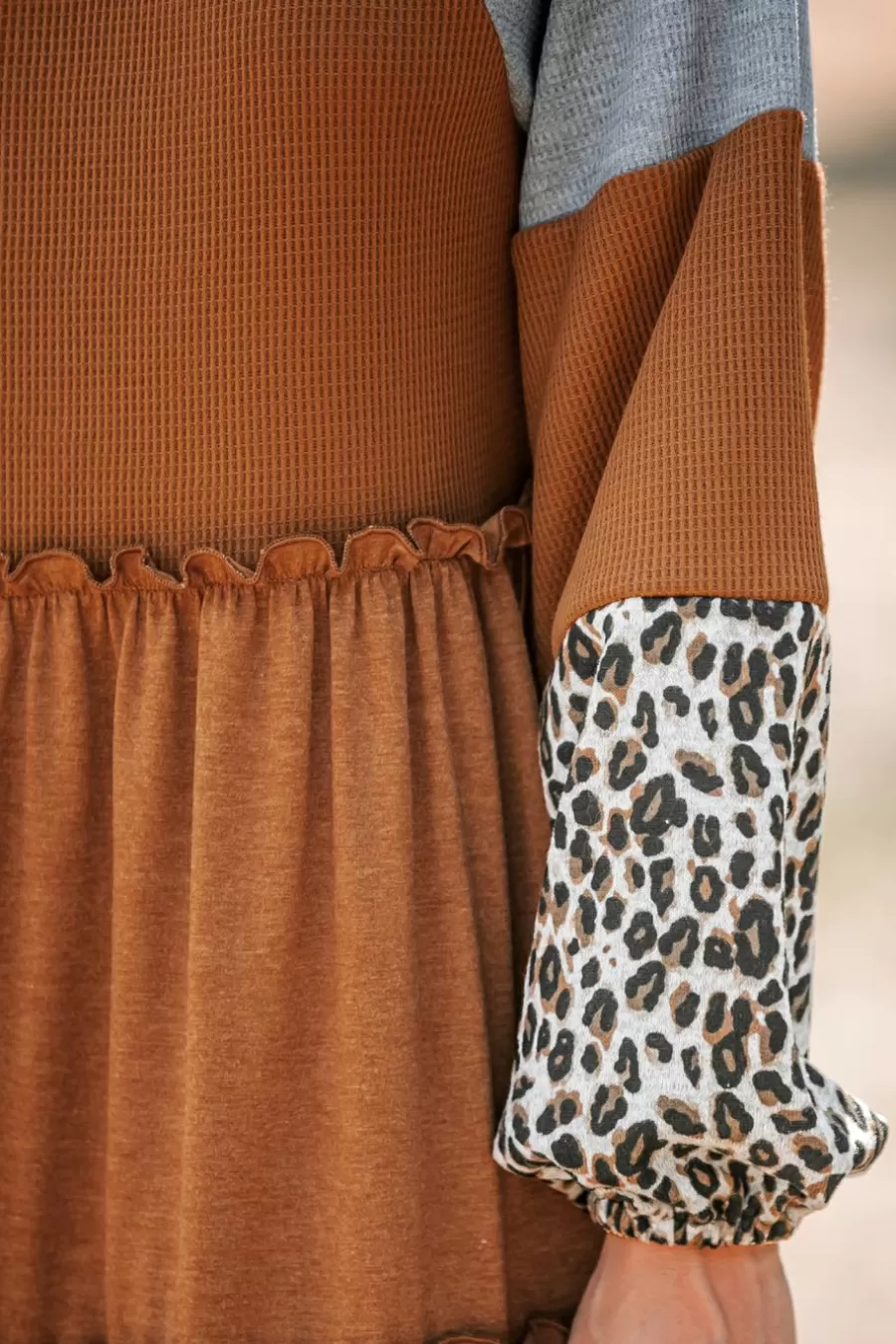 Cupshe Robe Courte*Robe Courte Robe à Volants Et Bloc De Couleur Léopard Brun